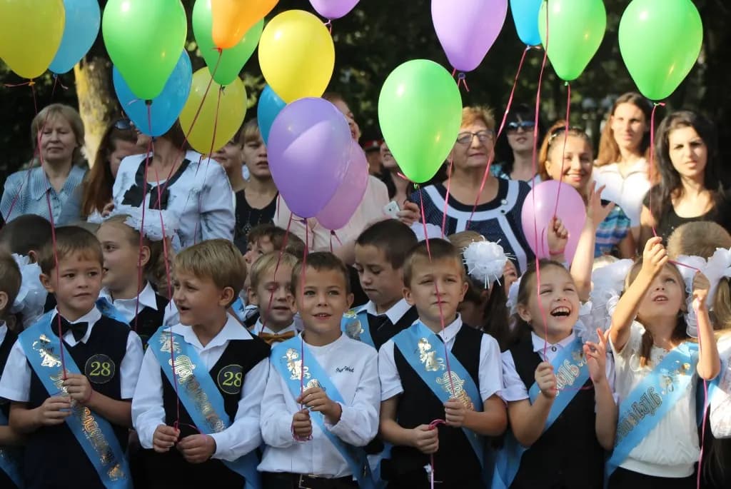 Парад первоклассников  в Мостовском
