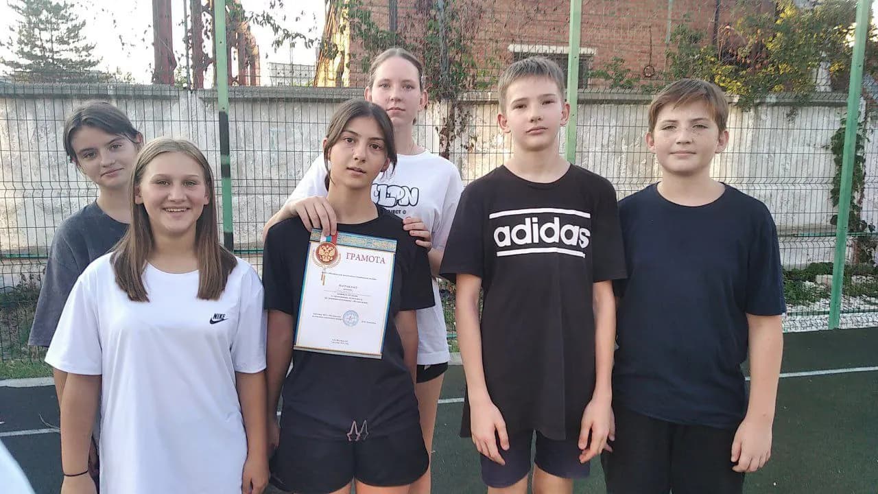 photo_5307539569161398288_y