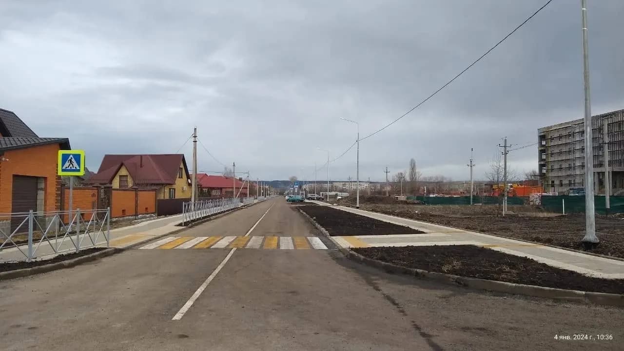 photo1704875129