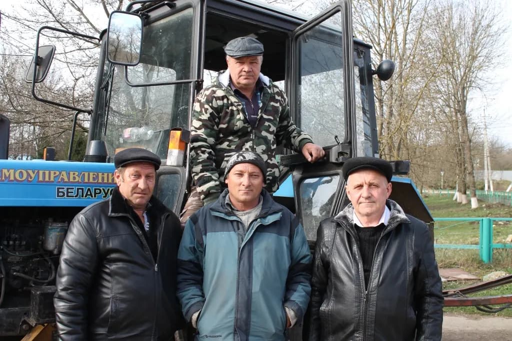 Работники жилкомхоза станицы Костромской