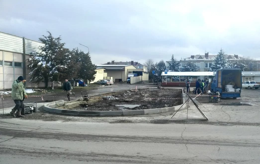 Благоустройство рыночной площади в микрорайоне Энергетиков