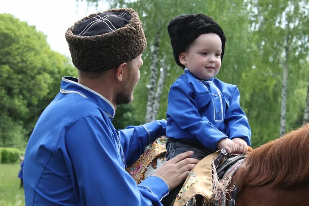 Покажи, как учат казачат