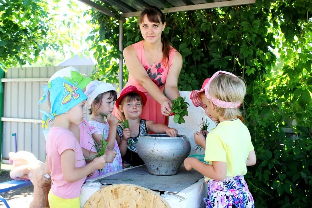 Школьница Мария Зайцева отлично ладит с детьми