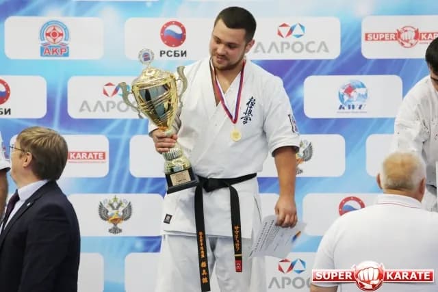 Ваксилий Самадуров с кубком