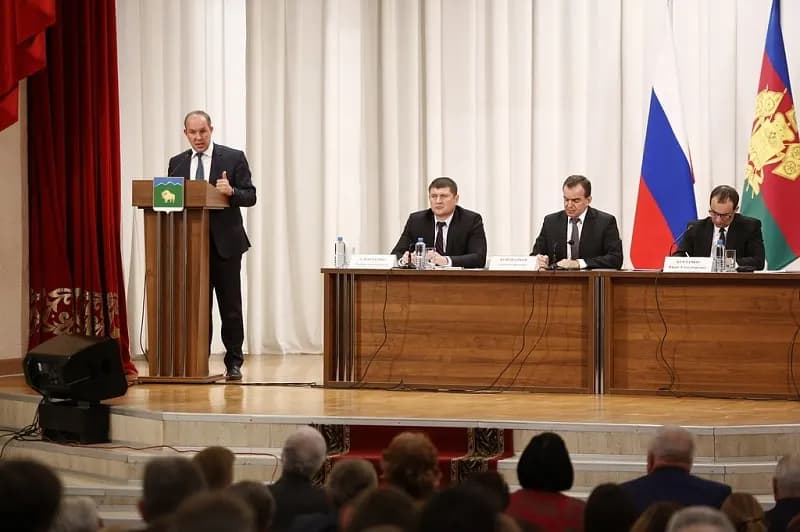 Вениамин Кондратьев в Мостовском