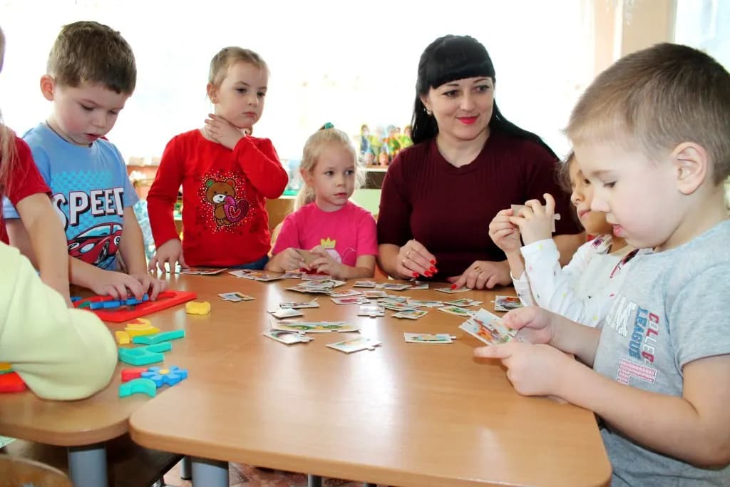Воспитатель Индира Полева не даёт детям скучать