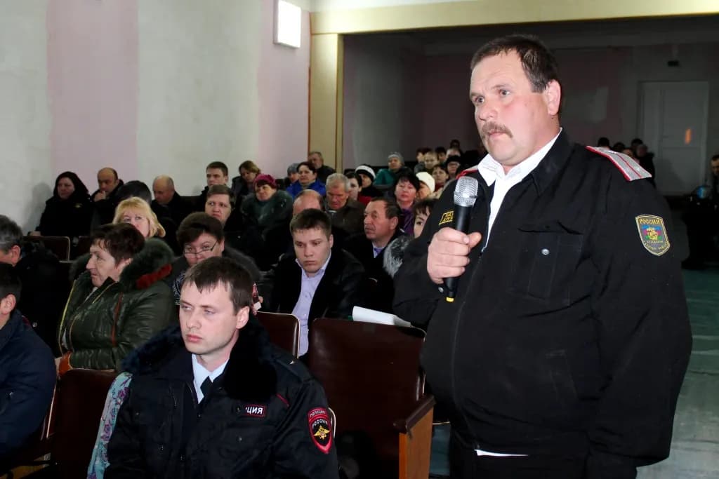 Жители Бесленеевской выступают на отчёте своего главы
